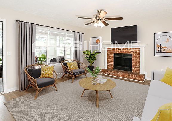 3rd image of 3776 Riverside Pkwy