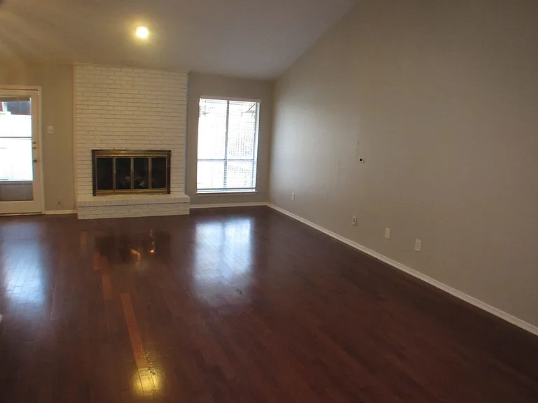 10406 Shadow Bend Dr — Photo 12