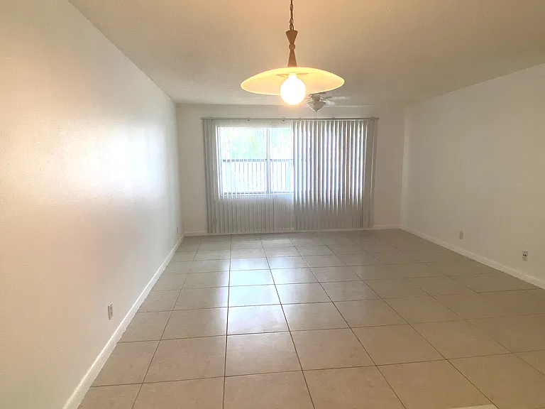 500 SE 2nd Ave #22 — Photo 4
