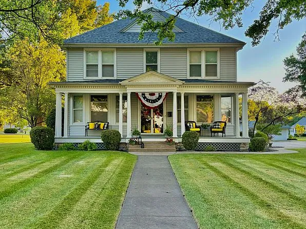 906 N State St, Jerseyville, IL 62052