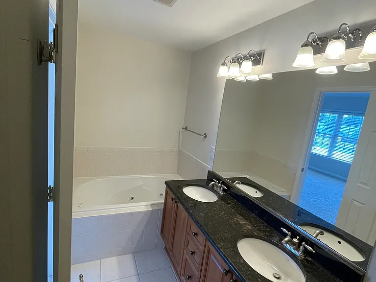 200 Cross Keys Pl — Photo 23