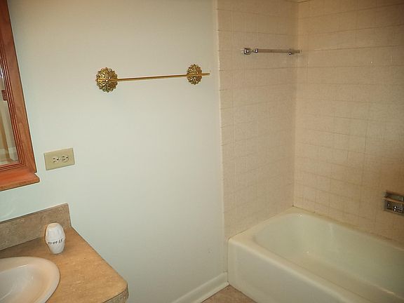 5th image of 9510 S Mayfield Ave #112