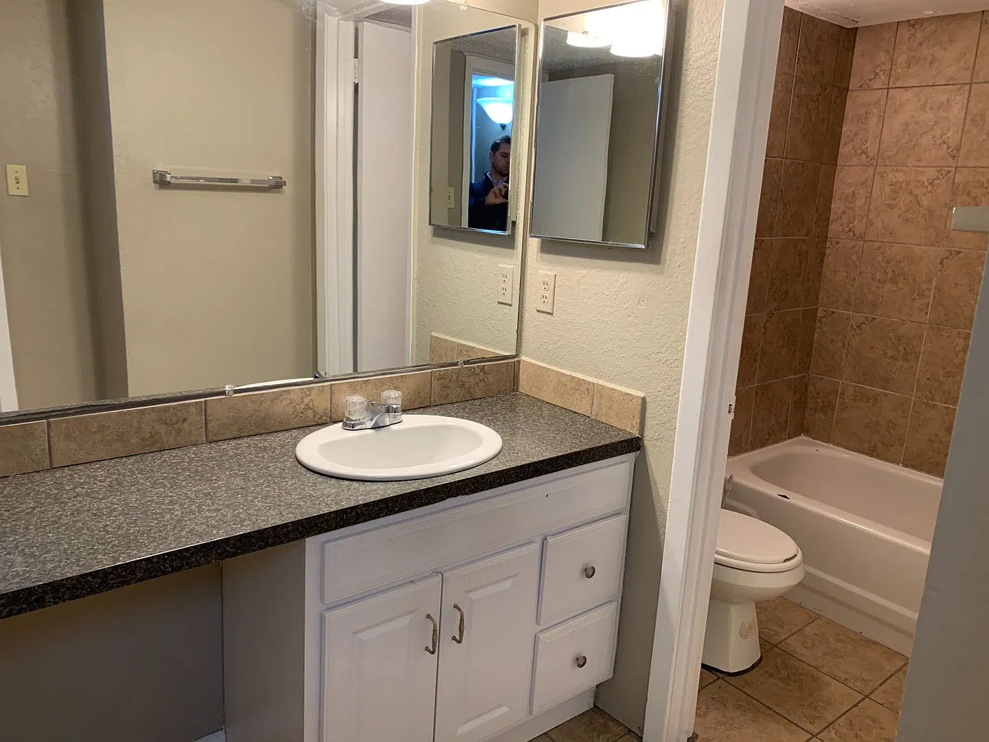 2Bd/1.5Ba Townhouse located on the Germantown/Memphis Line! — Photo 2