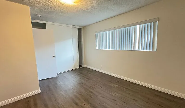 325 N Glendora Ave #3 — Photo 7