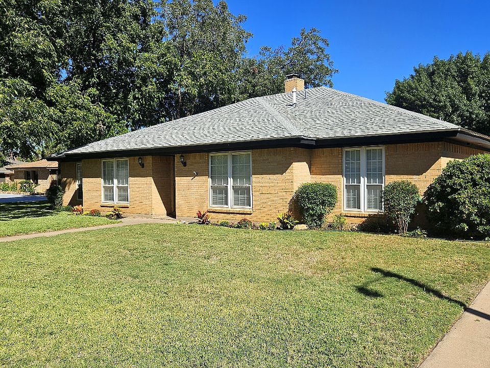 1st image of 2418 Helena Cir