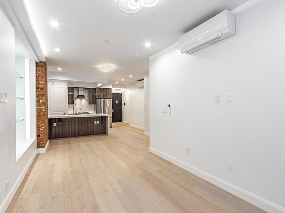 4th image of 9 E 16th St #5CC
