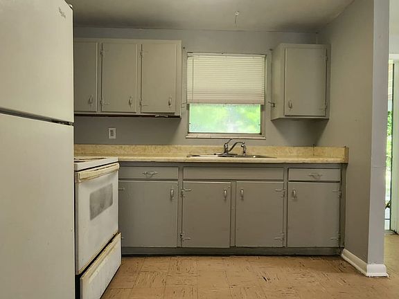 5th image of 4207 E Hanna Ave