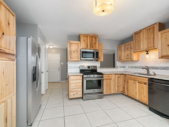 5th image of 12214 Bowsman Dr