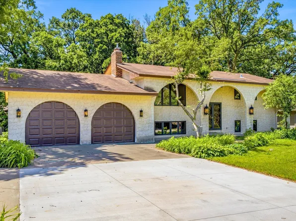 316 Colleen Ave, Shoreview, MN 55126