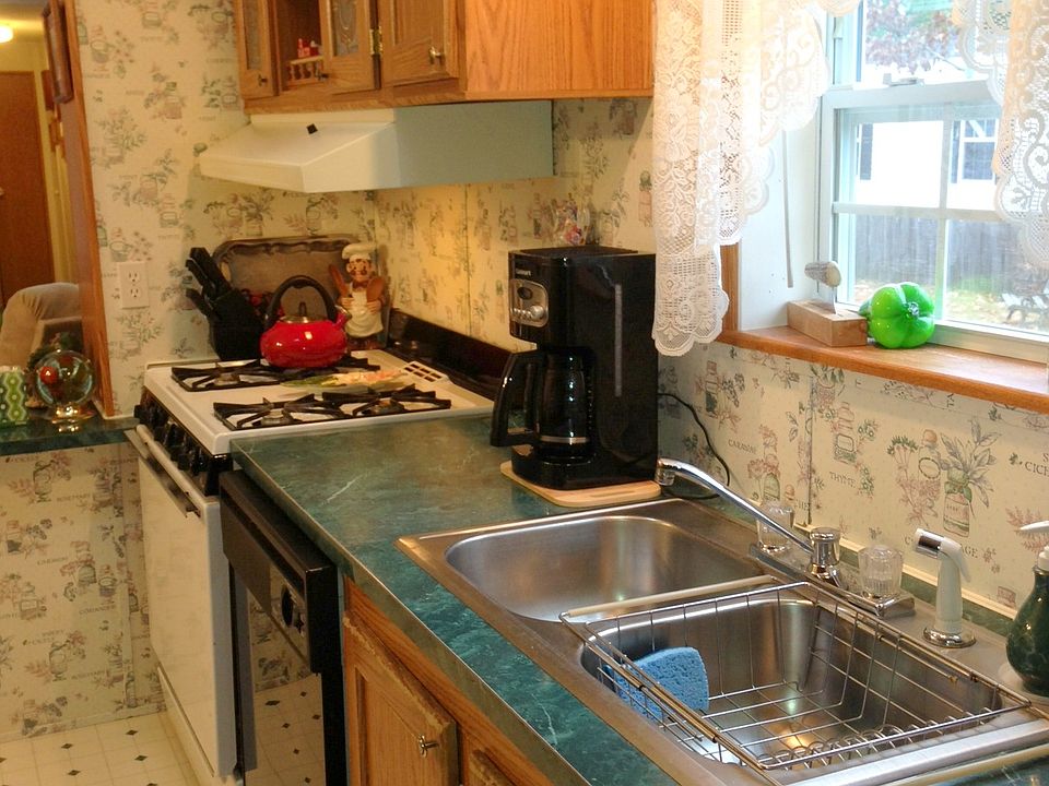 1st image of 2 McCallum Dr