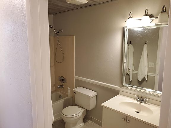 5th image of 2752 Oak Park Way