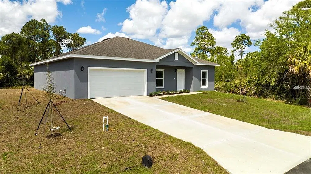 4 bed, 2.0 bath, 1724 sqft, $2,050 — Photo 3