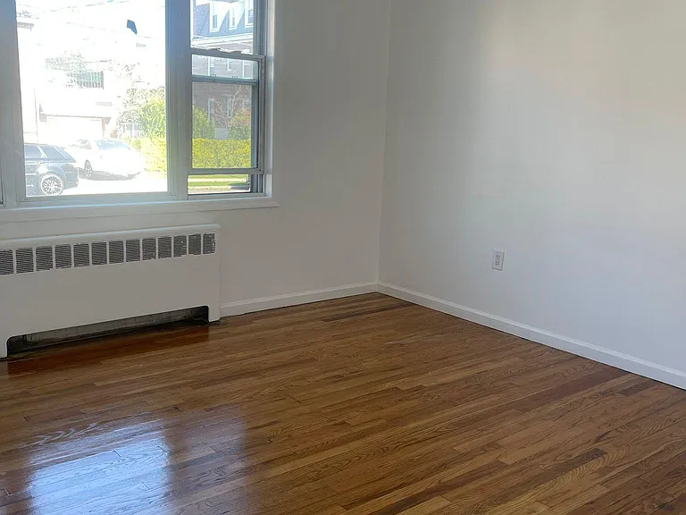 2320 Young Ave #2 — Photo 7