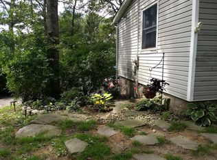 28 Hemlock Trl, Danbury, CT 06811