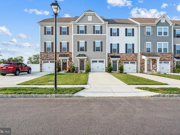 108 Roundstone Run, Woolwich Township, NJ 08085
