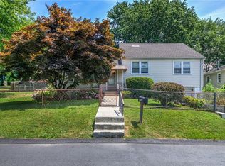 186 N Lawn Ave, Elmsford, NY 10523