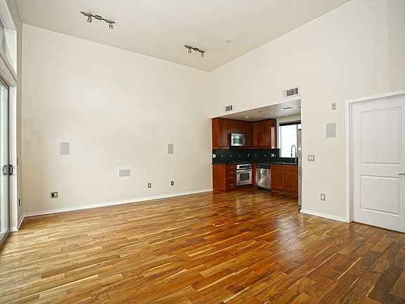 5th image of 2399 N Silver Lake Blvd #17