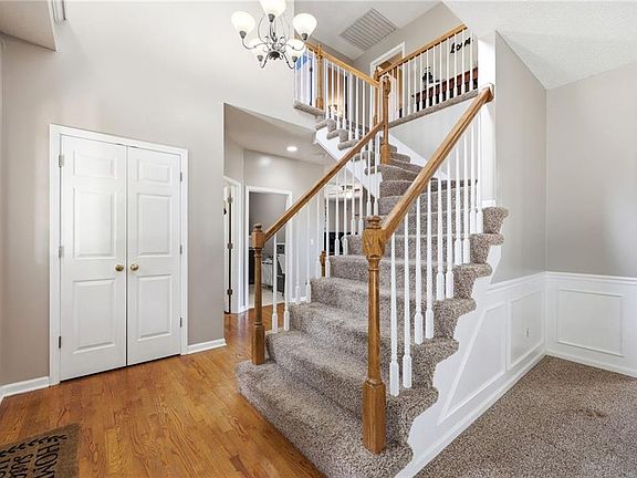 4th image of 318 Shannon Ave