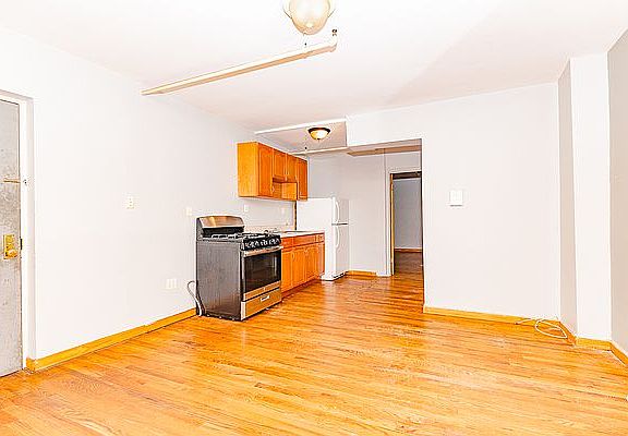 2nd image of 1119 Bergen St APT 1A