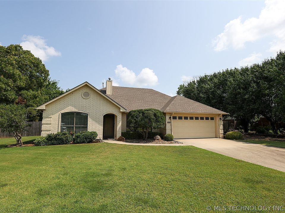 1st image of 1018 Elm Dr