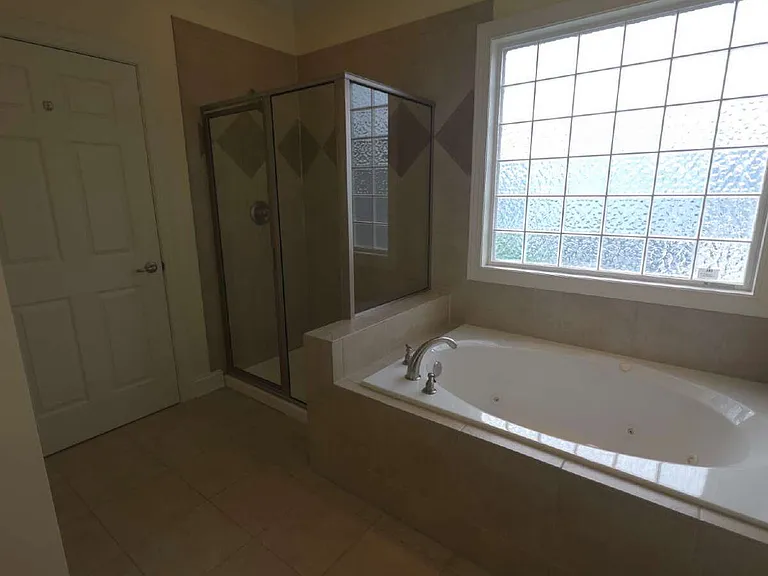 321 Gallery Dr #202 — Photo 37