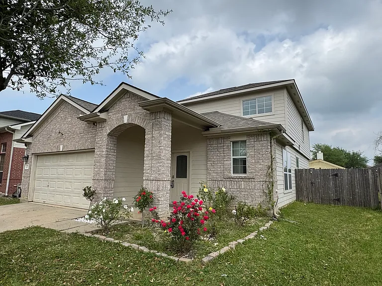 8002 Arapahoe Ridge Ln — Photo 2