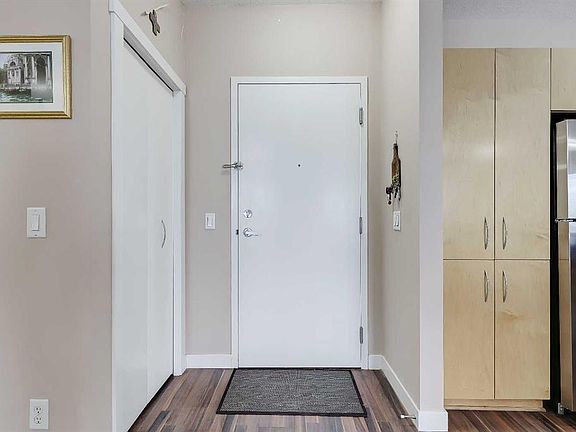 2nd image of 69 Springborough Ct SW #226