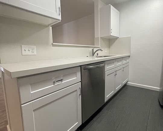 2nd image of 1531 N Detroit St APT 104