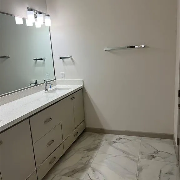 204 Canary Ave — Photo 8