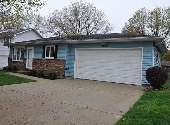 2nd image of 1060 Blackhawk Dr