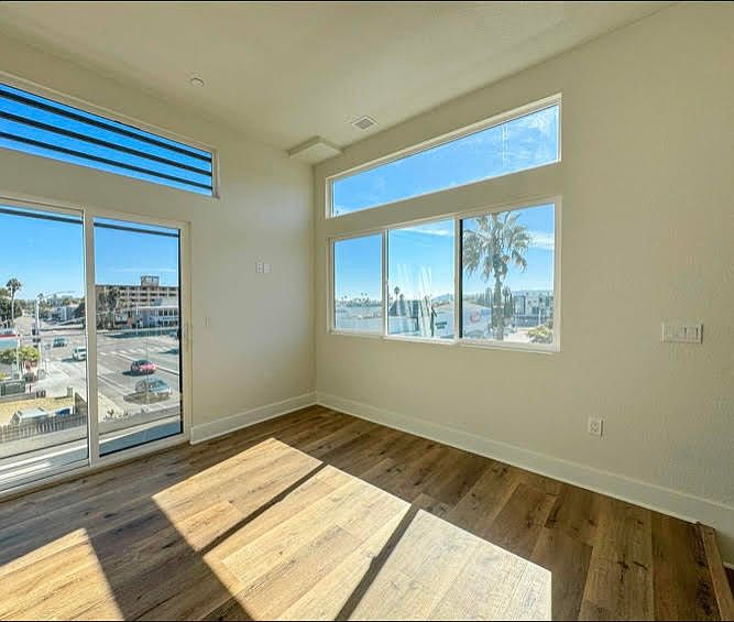 1st image of 3048 Nimitz Blvd #8