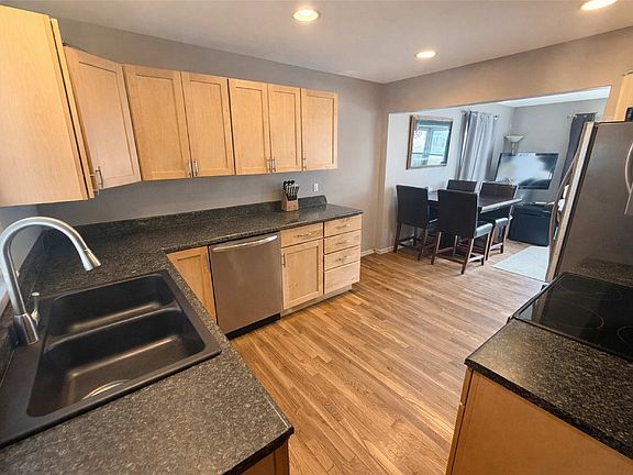 4th image of 1713 56th St