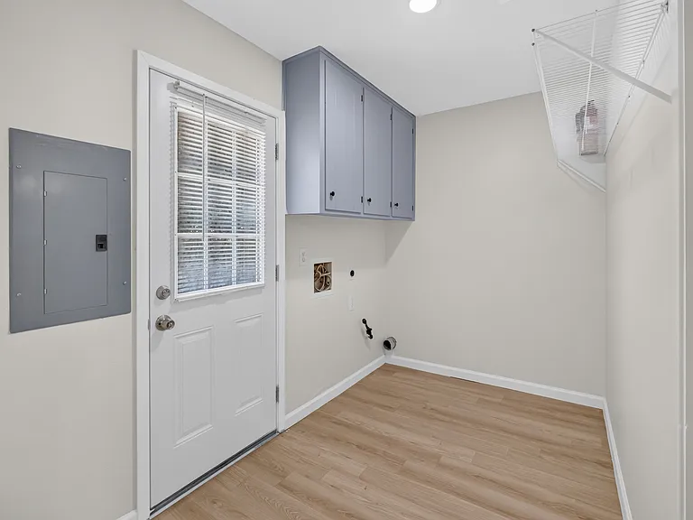 2210 Sycamore Dr — Photo 17
