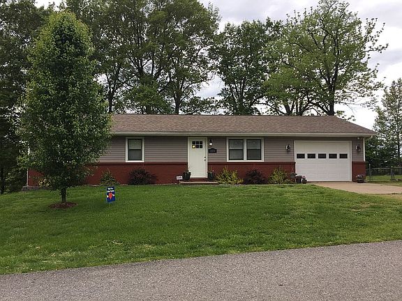 3rd image of 215 Greenbrier Dr