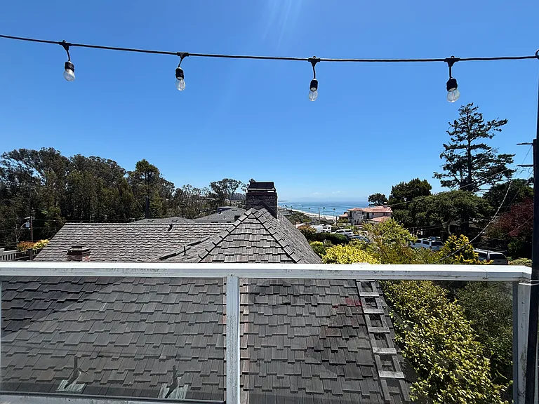 653 Bayview Dr — Photo 12