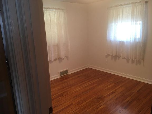 4th image of 4031 Superior Ave