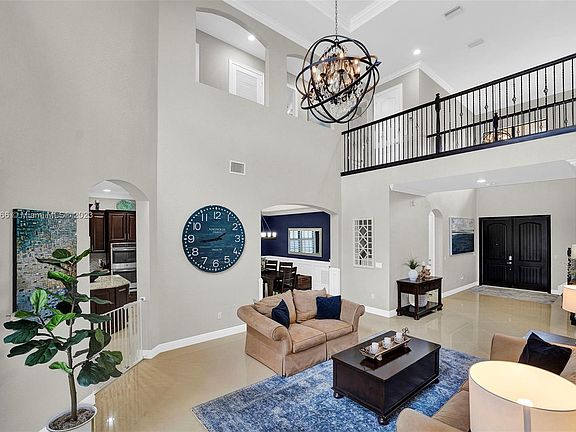 5th image of 8774 Miralago Way