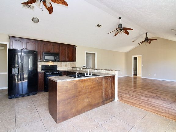 4th image of 547 Lee Road 959