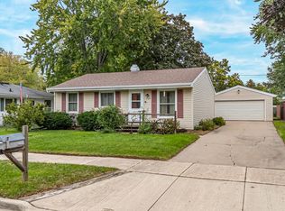2124 S Fountain Ave, Appleton, WI 54915