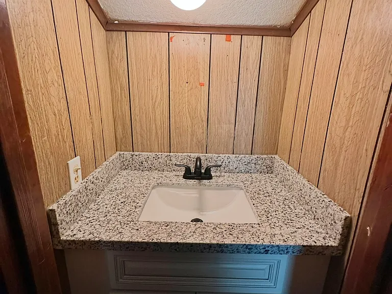 3017 Independence St — Photo 9