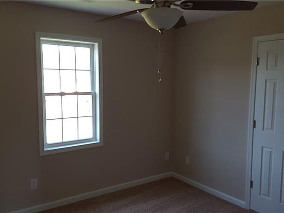 2nd image of 11 Astor Dr