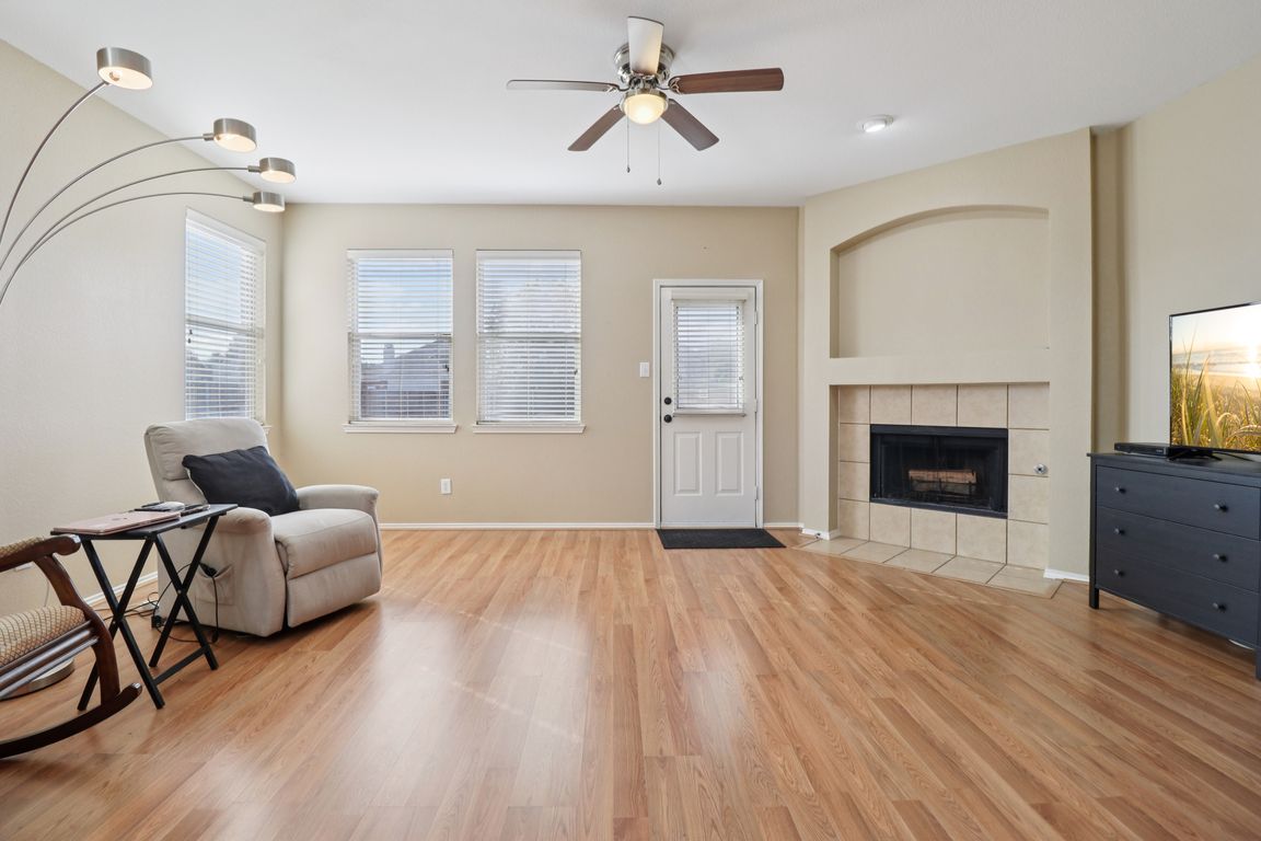 next background image