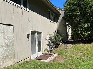 115 Quinnehtuk Rd, Longmeadow, MA 01106