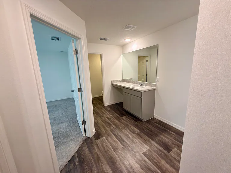 6446 NW Polly Ct — Photo 5