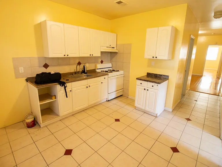 15 Webster St #3 — Photo 8