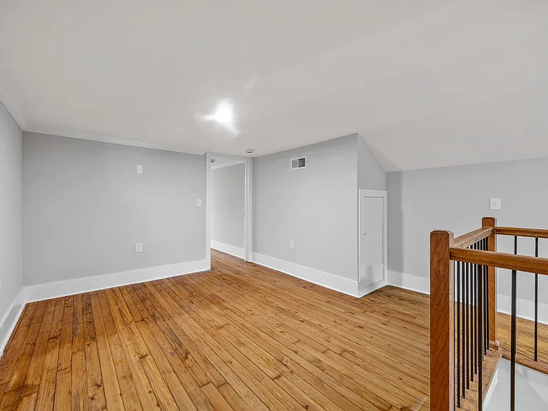 8 Amherst Ave #A — Photo 22