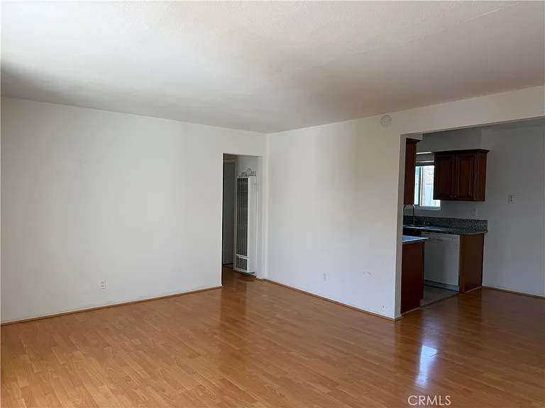 222 20th St — Photo 6