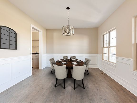 5th image of 1046 Granite Dr