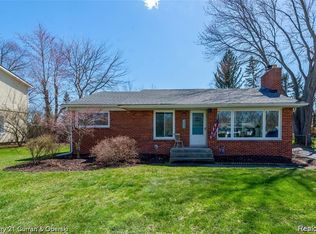 2058 Burdic Dr, Troy, MI 48085