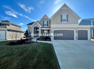 8903 W 165th Ter, Overland Park, KS 66085